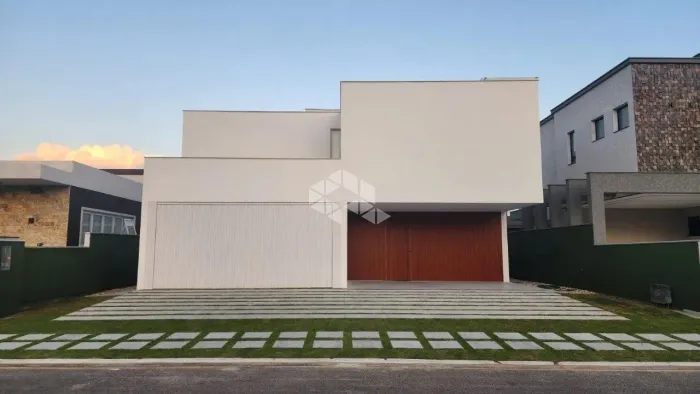 CASA DE ALTO PADRÃO À VENDA EM SÃO JOÃO DO RIO VERMELHO, FLORIANÓPOLIS - SC NO VALOR DE R$