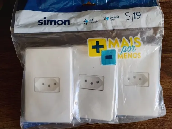 KIT C/3 Conjuntos de Tomadas 2P + T 10A - 250V