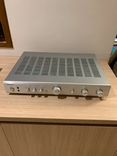 Amplificador Rotel A10 220 Volts