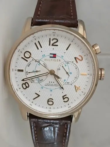 Relógio lindo original TOMMY HILFIGER elegante e diferenciado em estado impecável 