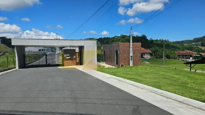 Excelente casa para venda em condominio fechado.