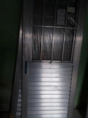 Vendo portas de alumínio postygo 