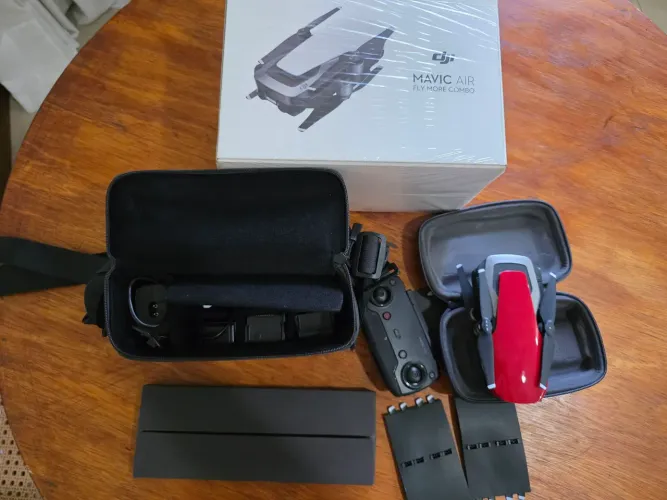 DJI Mavic Air Fly More Combo - Vermelho