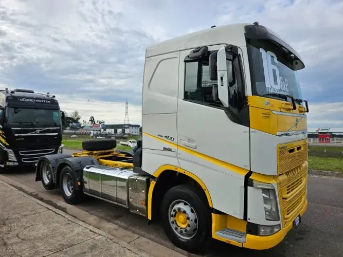 Volvo FH 460 6x2 Ano 2016 Automático Ar Condicionado Puxava Tanque de Combustível
