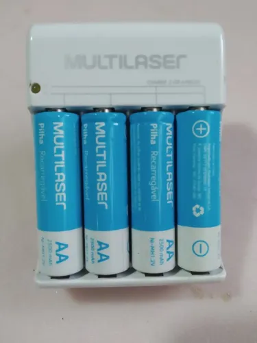 Carregador de Pilhas Multilaser - com 4 Pilhas AA 2500mAh
