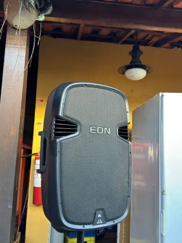 Caixa de Som JBL EON 515 XT- Perfeita para Eventos!