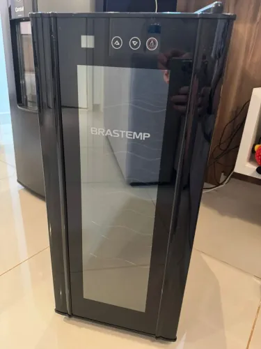 Adega de Vinhos - 12 garrafas