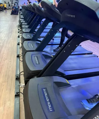 INCRÍVEIS ESTEIRAS MOVEMENT G2 BLACK COM INCLINAÇÃO PARA SUA ACADEMIA