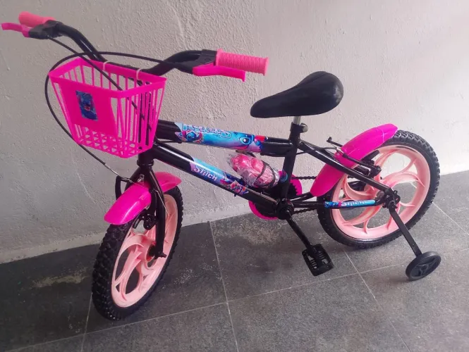 Vende-se bicicleta aro 16 feminina da Lilo Stich em excelente estado