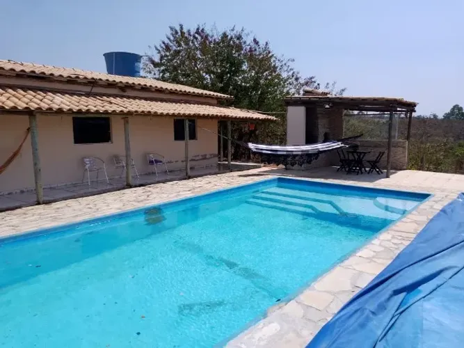 Sitio com Piscina e poço de peixe