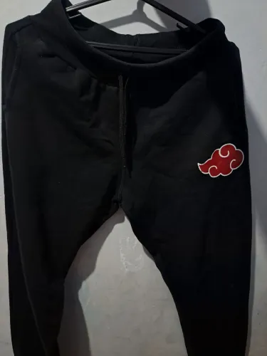 Calça de Moletom Preta com Estampa da Akatsuki