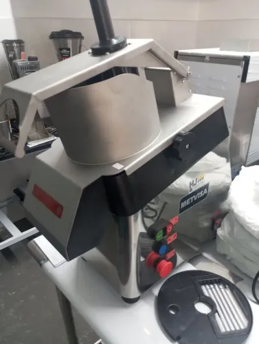 NZ . Multiprocessador de alimentos METVISA 9 discos