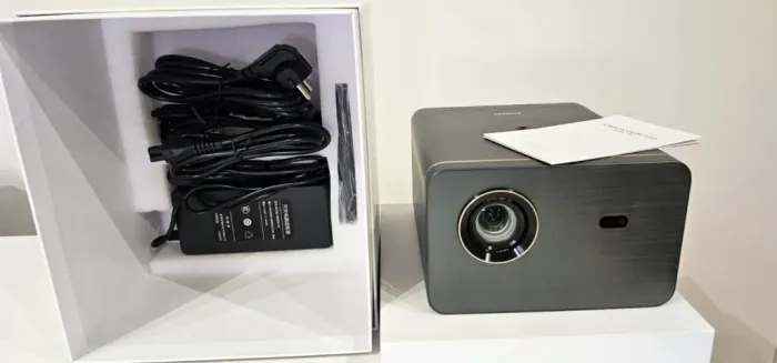 Projetor DLP Jenovox M4000 Pro 3D