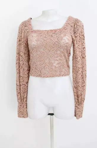 Blusa de renda manga longa