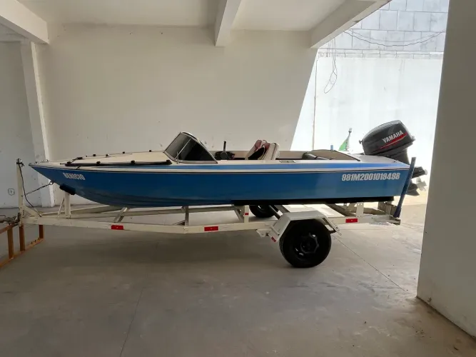 Lancha de fibra com motor yamaha 40