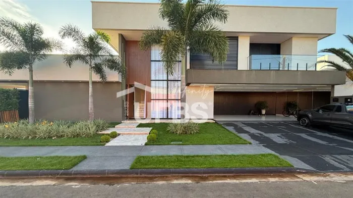 Casa Alto Padrão no Condomínio Village