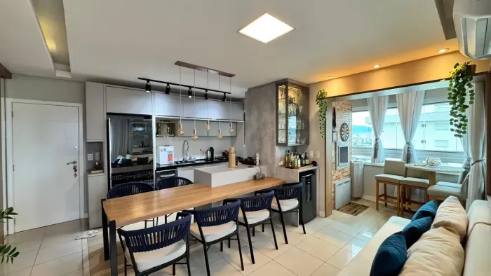 Apartamento com 2 dormitórios à venda, 73 m² por R$ 990.000 - Estreito - Florianópolis/SC