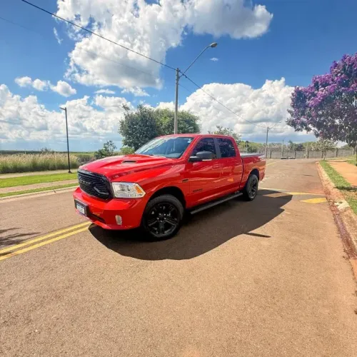 Ram Classic Laramie Night Edition 5.7 V8 16V Gasolina 4X4 Aut. 2022