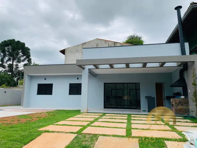 Casa Nova com Piscina e Suíte Master! Oportunidade em Atibaia!