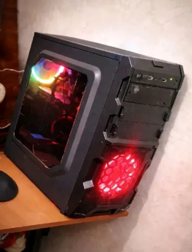 PC Gamer i7-3770K + RX 580 8GB + 12GB RAM