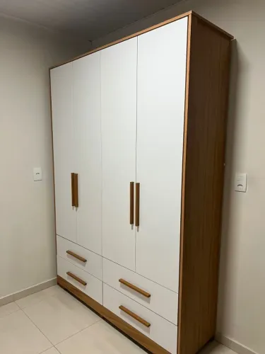 Guarda roupa - Amêndoa Sanremo