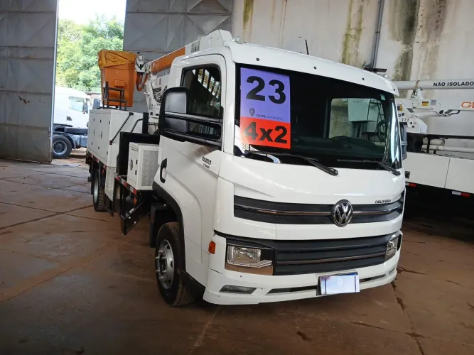 Volkswagen 11.180 11-180 Delivery 2p (diesel)(E5) 2022/2023 Vamos Seminovos Goiania