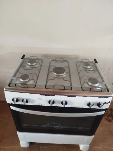 Vendo fogão 5 bocas funcionando perfeitamente com acendendor elétrico