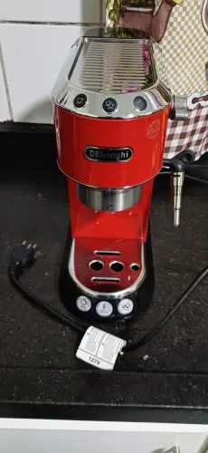 Cafeteira expresso delonghi dedica.