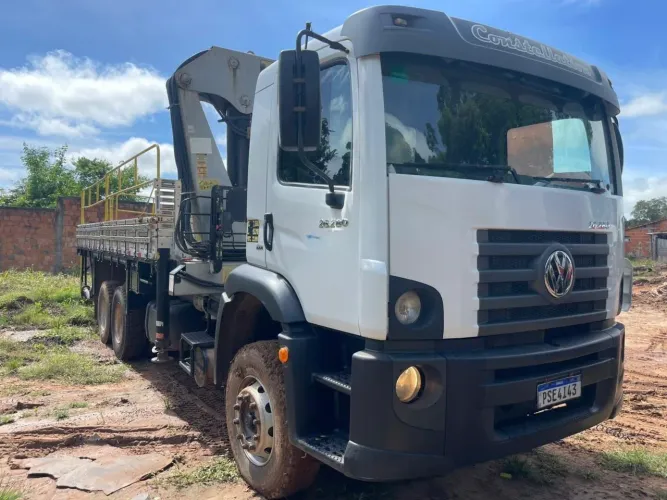 VW 26.280 2015 Munck TKA 45.700 com controle sem fio 