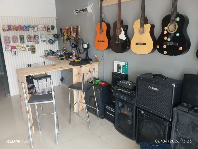 Conserto em violão, guitarra, etc.(Luthieria)