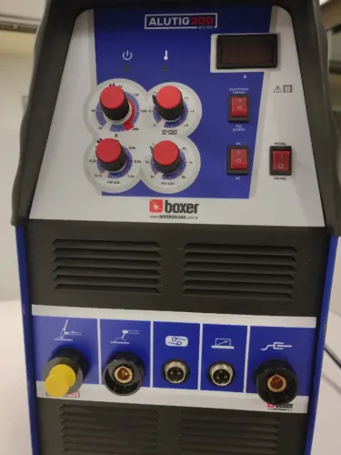 Máquina De Solda Boxer ALUTIG 200 AC/DC Bivolt