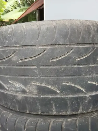 Vendo 4 Pneus usados