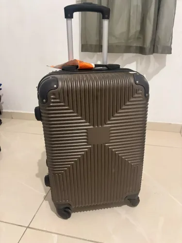 Mala de viagem semi nova