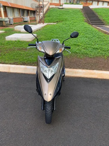 Lindy 125 automática
