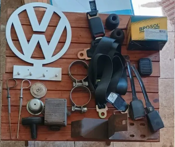 Lote de peças Volkswagen Fusca Brasilia Variant cinto de segurança suporte parachoque etc