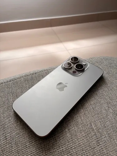 iPhone 15 Pro 256gb (sem marcas de uso)