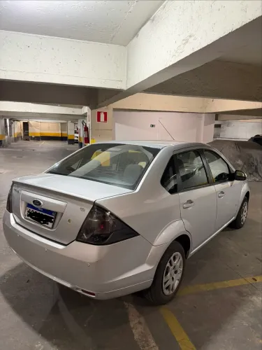 Ford Fiesta Sedan SE 1.6 8V Flex 4P 2014