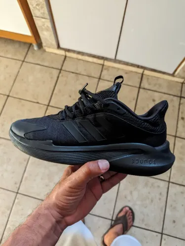 Tênis Adidas , Tamanho 40 , em ótimo estado de conservação