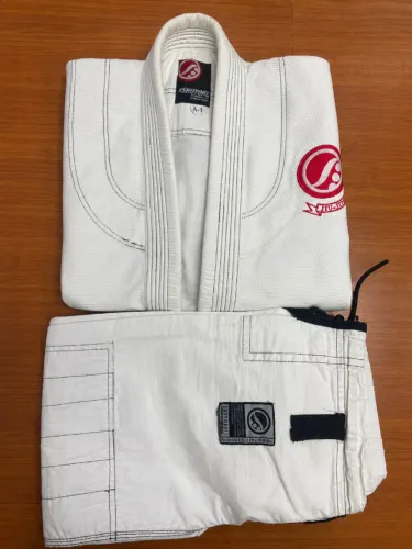 Kimono seminovo Shoyoroll A1 Original importado dos EUA