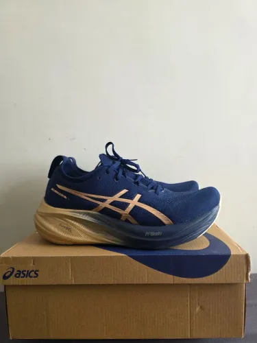 Tênis Asics Nimbus Platinum 26