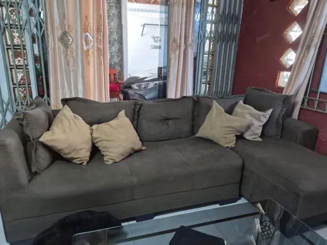Sofa pouco usado..