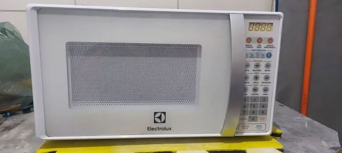 Microondas Eletrolux MTO 30, 20Litros