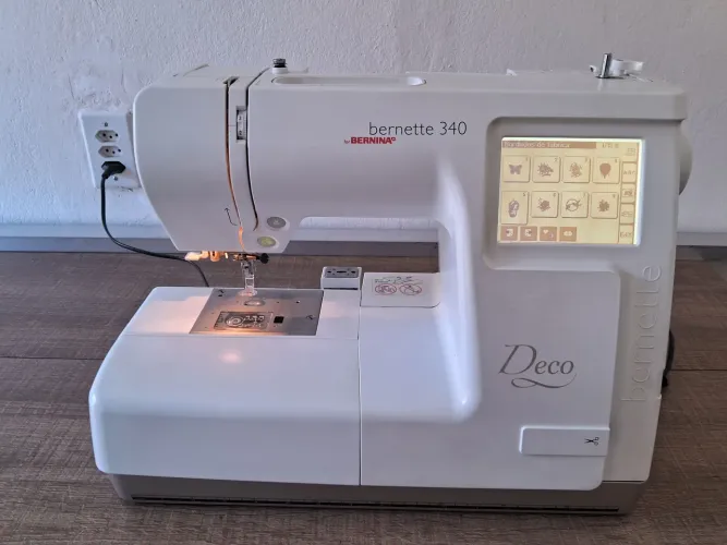 Máquina de bordar Bernette deco 340 computadorizada