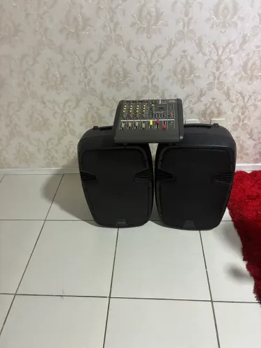 Som  CSR 5510 duas caixas ativas + Mesa de som Wats + dois microfones SENNHEISER ew135G4