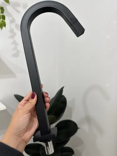 Torneira para Banheiro Bica Alta Preta Fosca em Metal Água Fria