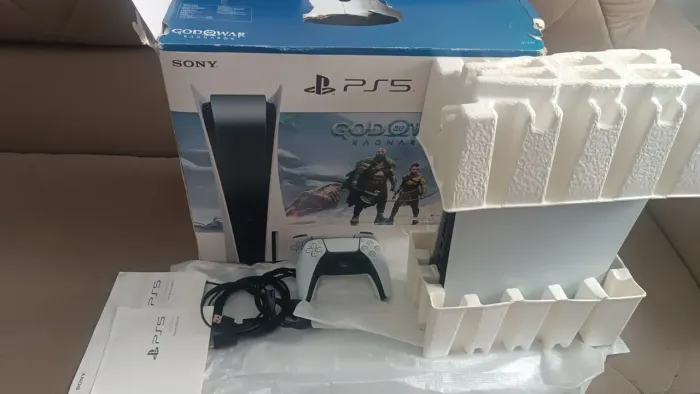 PS5 Sony CFI-1214A com Leitor de Disco + Caixa Original | Edição God of War Ragnarök