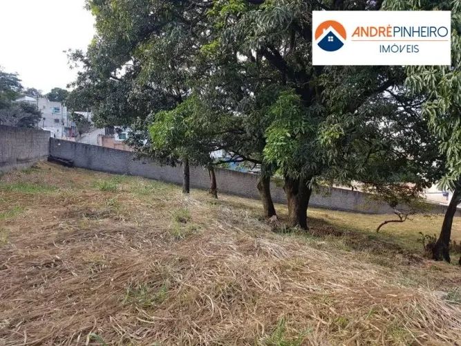 Terreno de Esquina à Venda no Bairro Trevo Pampulha com 2.000 m²