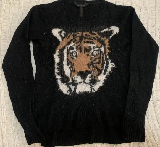 Suéter de Lã Preto com Estampa de Tigre - Bobomaxazina | Tam. P