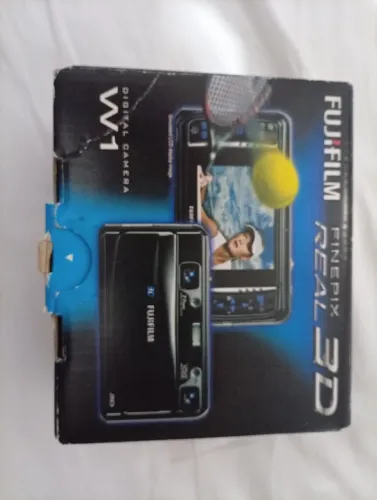 Camera e filmadora Fujifilm 3d w1 quase nova, sem risco algum
