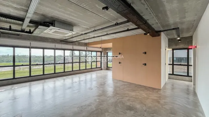 Sala comercial no Campeche - ideal para empresas criativas e de comunicação.